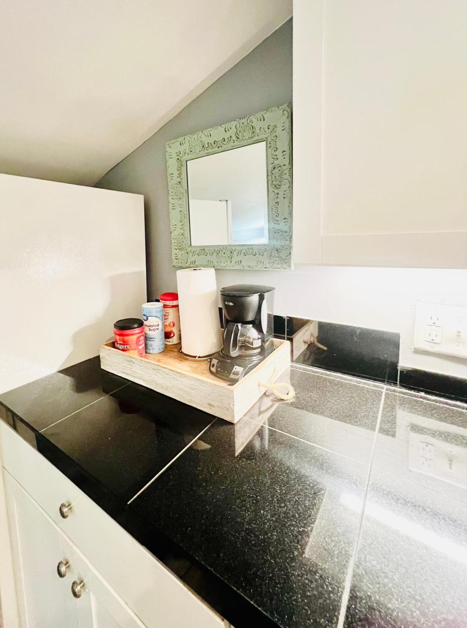 Loft Guest Suite 1 Bedroom Чарльстон Экстерьер фото